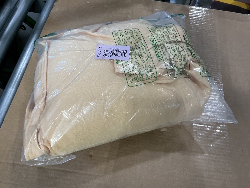 Photo 1 of *MINOR DAMAGE - USED*
WILLBOND Santa Claus Suit Unisex Fake Belly Costume Stuffer Christmas Santa Fat Belly Costume Big Fake Padded Stomach for Men Women Christmas Cosplay