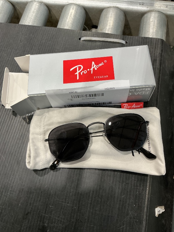 Photo 1 of *MINOR DAMAGE - USED*
Pro Acme Polarized Hexagon Sunglasses for Women Men Square Metal Frame UV Protection for Driving Outdoor(Black/Grey)
