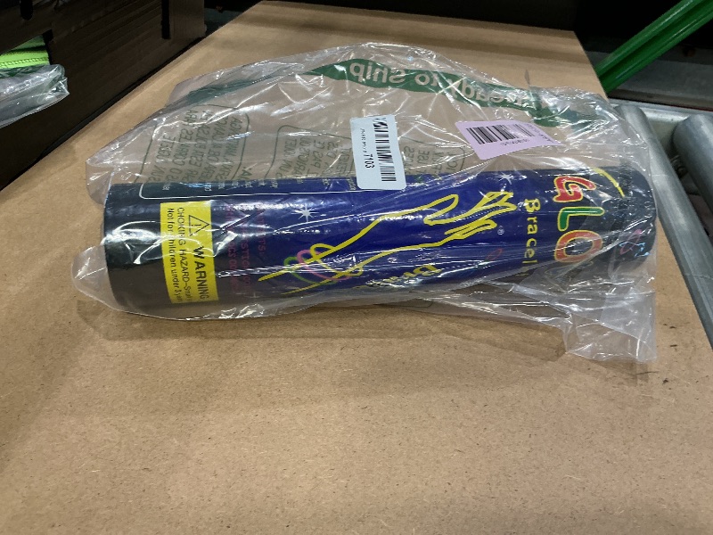 Photo 1 of 100 pk 8" White Glow Sticks Bulk Party Favors, Light up Glow Necklaces & Bracelets in the Dark Party Supplies For Christmas Halloween 4th of July Birthday Neon Party (100 * White)