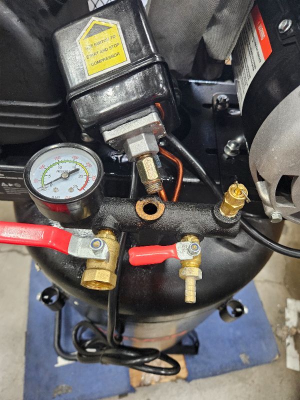 View 7 of **Broken were the power switch is a copper line that connects is also broken ** VEVOR 25-Gallon Air Compressor, 2HP 5.5 SCFM at 90PSI, Max 200PSI Pressure Oil-Lubricated Air Compressor Tank, Portable on Wheels for Auto Repair, Tire Inflation, Spray Painti