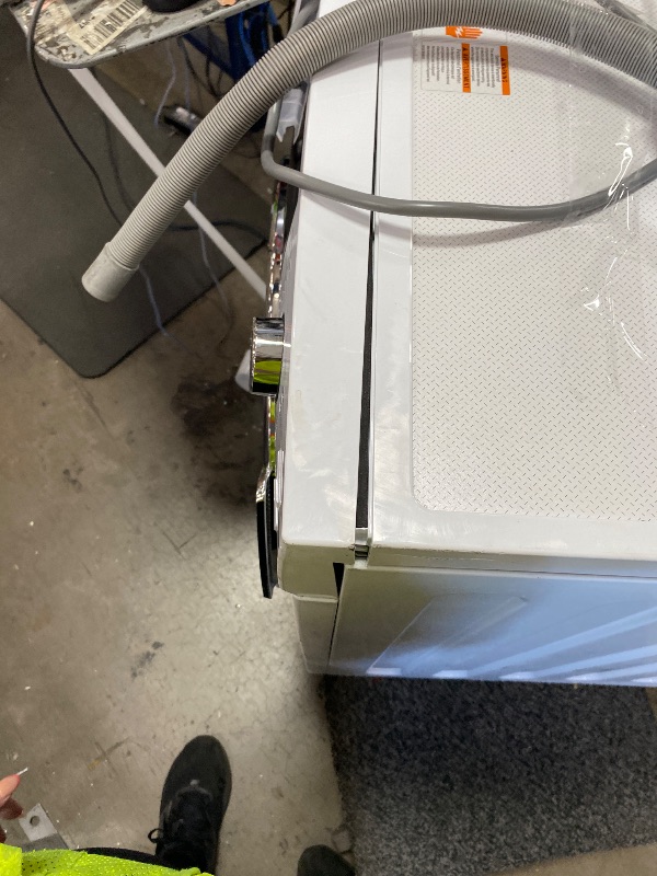 Photo 1 of **POWERS ON BUT DOESNT WORK, FOR PARTS** HAMILTON BEACH Washer and Dryer Combo 2.7 cu ft - White