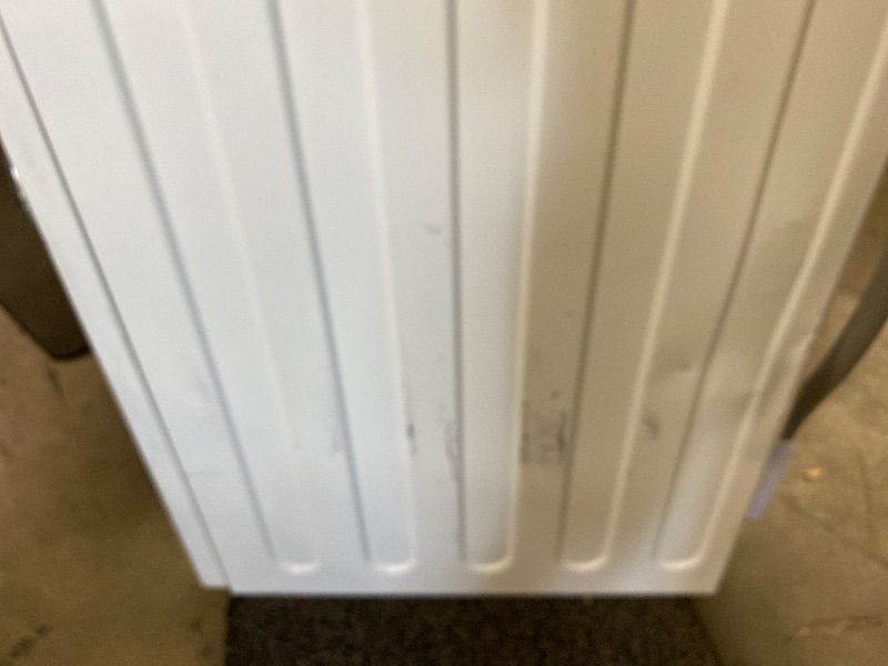 Photo 1 of **POWERS ON BUT DOESNT WORK, FOR PARTS** HAMILTON BEACH Washer and Dryer Combo 2.7 cu ft - White