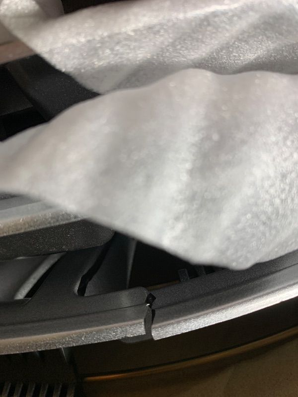 Photo 1 of ***DAMAGED - SEE NOTES/PICTURES***
One Hub Cap Cracked
TangMiGe 4 Pack Universal Hubcaps Replacement R16 Wheel Covers, Steel Wheel Rim Cover for Most Cars Sedans SUV Trucks, 16" 16 in inch Hub Caps (Silver Color, 16 inch)