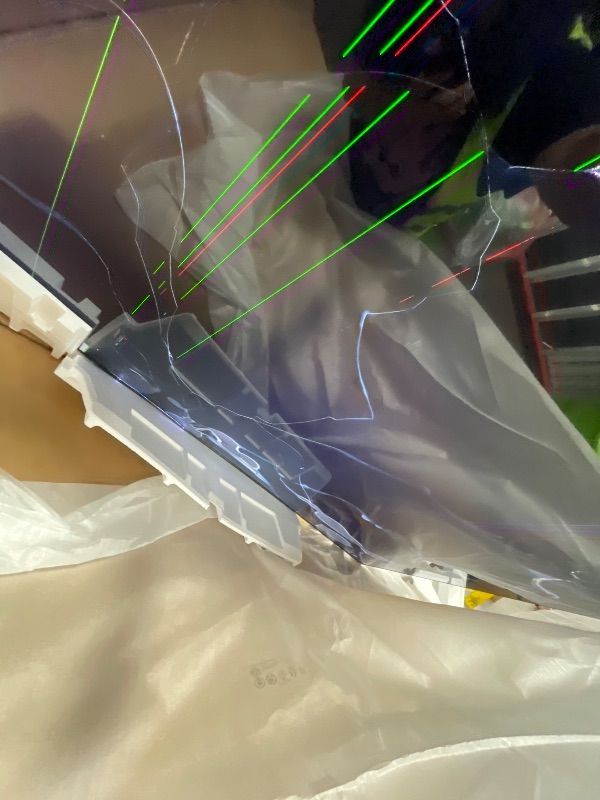 Photo 1 of **FOR PARTS CRACKED SCREEN** Samsung 85-Inch Class QLED Q7F Series Samsung Vision AI Smart TV (2025 Model, 85Q7F) Quantum HDR, Object Tracking Sound Lite, Q4 AI Gen1 Processor, 4K upscaling, Gaming Hub, Alexa Built-in