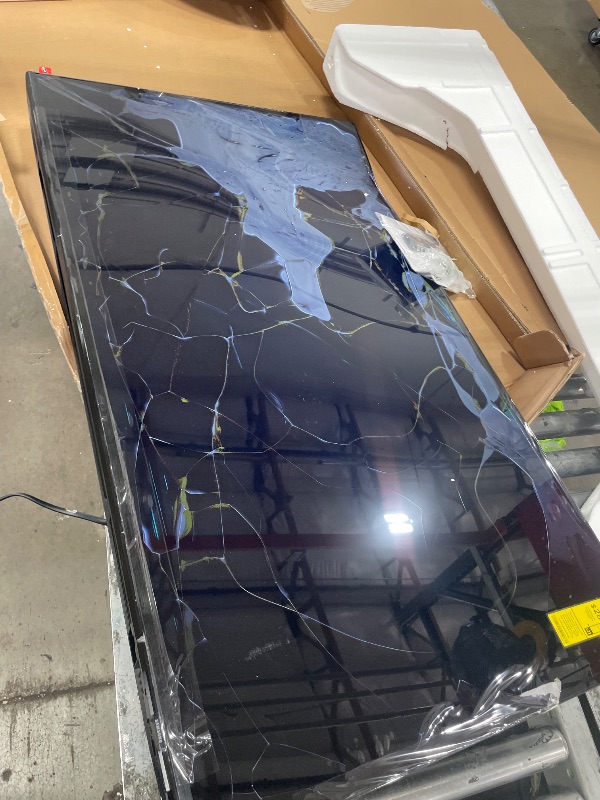 Photo 1 of **CRACKED SCREEN PARTS ONLY** Samsung 50-Inch Class Crystal UHD U8000H Series Samsung Vision AI Smart TV (2026 Model, 50U8000H) Crystal Processor 4K, Endless Free Content, Motion Xcelerator, Color Booster, Alexa Built-in