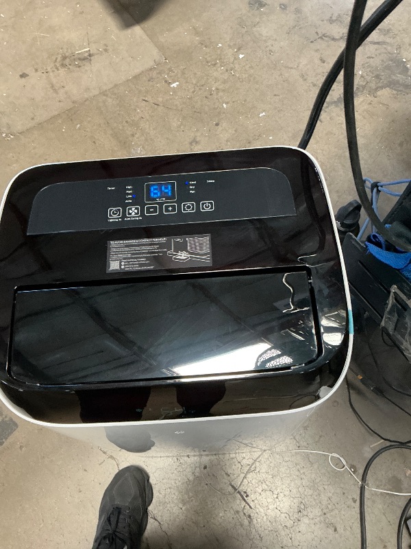 View 2 of ***FOR PARTS ONLY***
14,000 BTU Portable Air Conditioner Cools Up to 700 Sq.Ft, 3-IN-1 Energy Efficient Portable AC Unit with Remote Control & Installation Kits for Large Room, Campervan, Office, Temporary Space