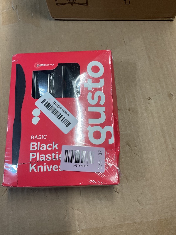 Photo 1 of [100 Pack] Basic Black Plastic Knives, Heavy Duty Disposable Utensils - Perfect for Parties, Events, and Dinner