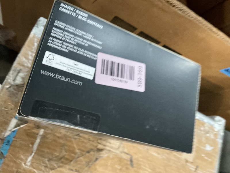 Photo 1 of *USED POWERS ON*BUTTON BROKEN*MISSING PARTS*Braun Series 9 PRO Electric Shaver, Pro SensoAdapt, 6in1 SmartCare Center, Wet & Dry Razor, SILVER
RETAIL INCORRCT