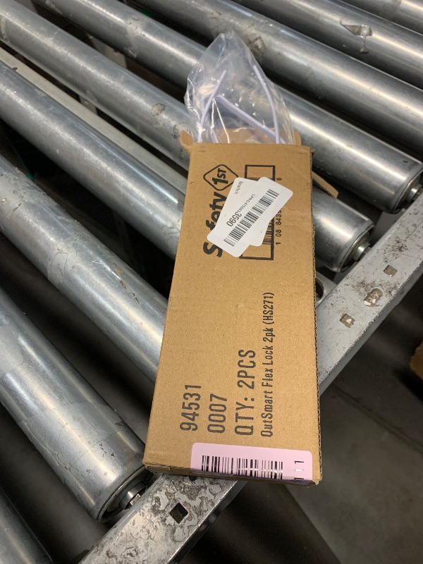 Photo 1 of ***MISSING PARTS***
Safety 1st OutSmart Flex Lock, White, 2 Pack