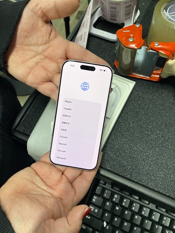Photo 1 of **carrier lock**Apple iPhone 17, US Version, 512GB, eSIM, White- Unlocked (Renewed Premium) Model A3258.