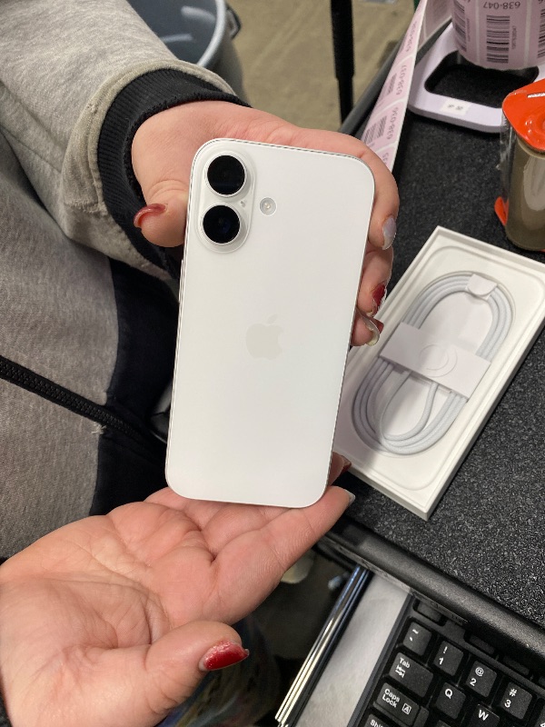 Photo 1 of **carrier lock**Apple iPhone 17, US Version, 512GB, eSIM, White- Unlocked (Renewed Premium) Model A3258.