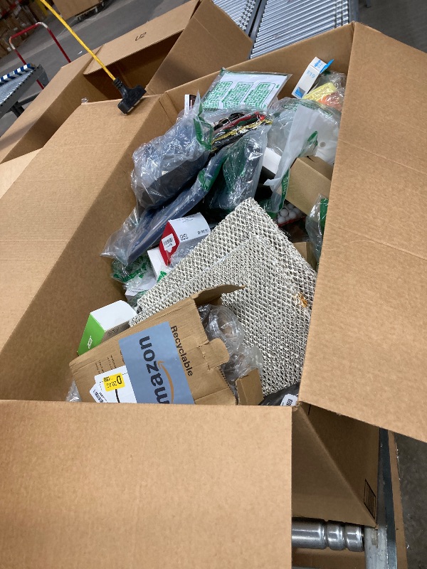 Photo 1 of ******No returns. We do not accept returns.Nellis Variety Box: Medium | See Notes for Details