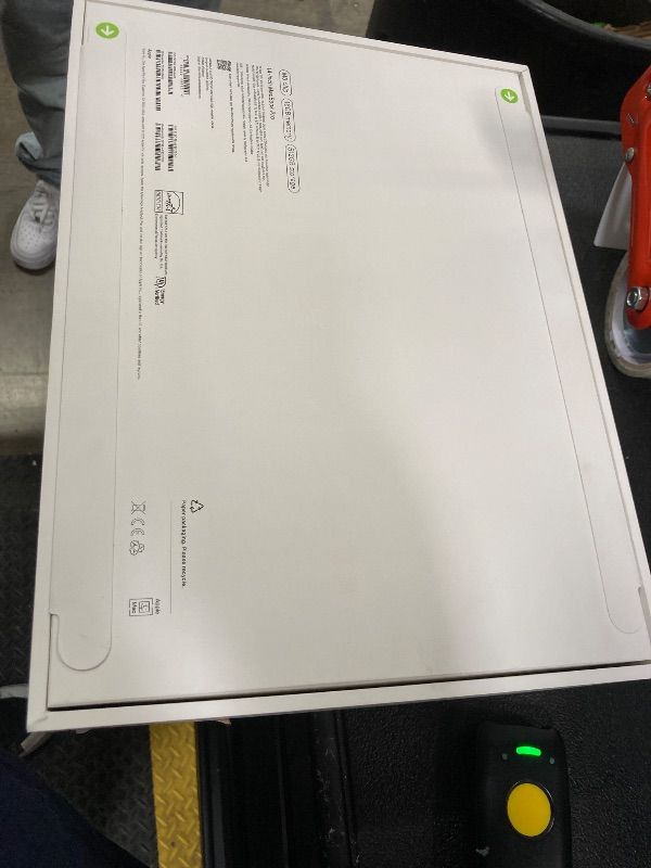 Photo 1 of ** FACTORY SEALED, NO RETURNS- NO REFUNDS IF OPENED  ***  Apple 2025 MacBook Pro Laptop with M5 chip with 10?core CPU and 10?core GPU: Built for Apple Intelligence, 14.2-inch Liquid Retina XDR Display, 16GB Unified Memory, 512GB SSD Storage; Silver