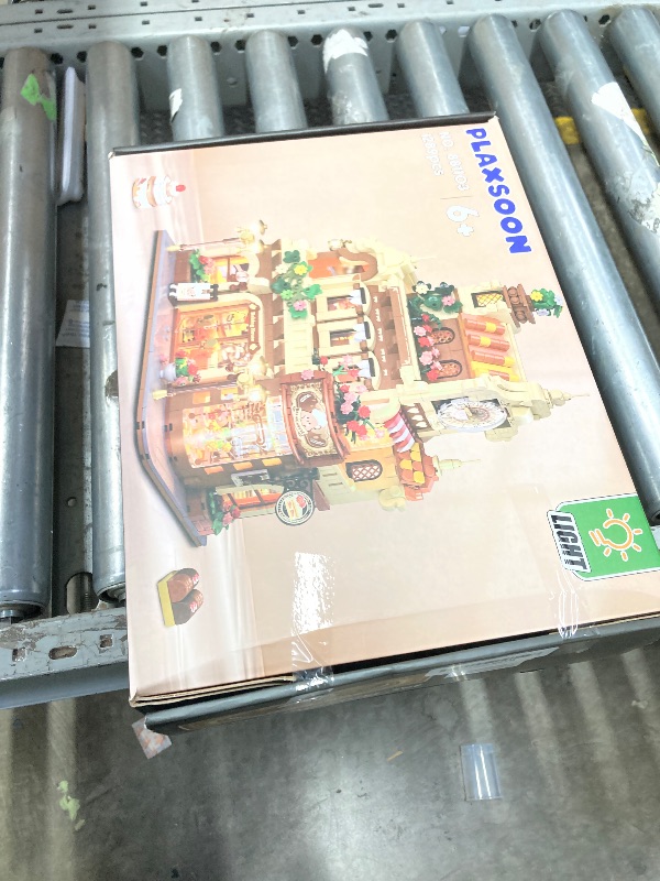 Photo 1 of ***OPEN AND MISSING PIECES***PLAXSOON Flower Bakery Coffee House Building Set with Lights, City Cafe Baking House Display Model Toy, 1289 PCS Modular Construction Building Blocks Kit Home Decor, Gift for Adults Teens Girls 12+***OPEN AND MISSING PIECES***