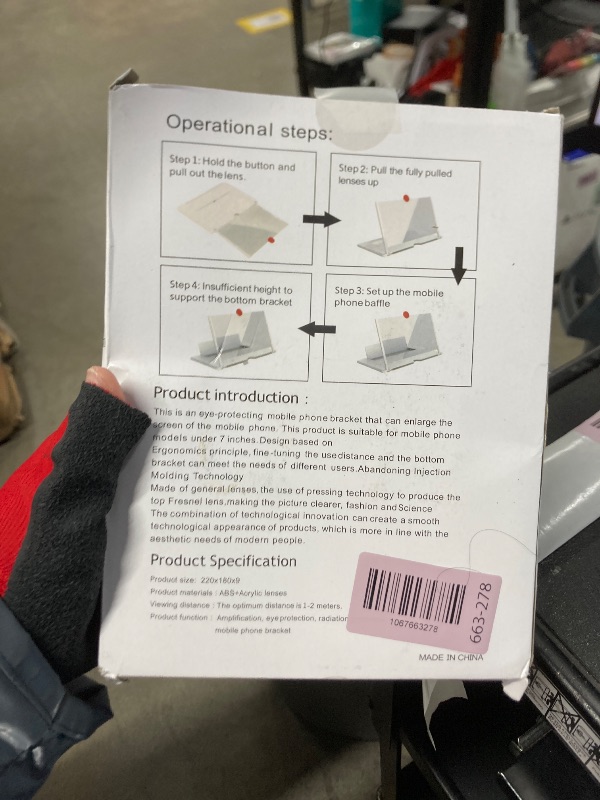 Photo 1 of **HAS SCRATCH ON SCREEEN**10" Screen Magnifier Amplifier,Mobile Phone Magnifier Projector Screen for Movies,Videos,and Gaming.Foldable Mobile Phone Holder with Screen Magnifier,Supports All Smartphones (White)