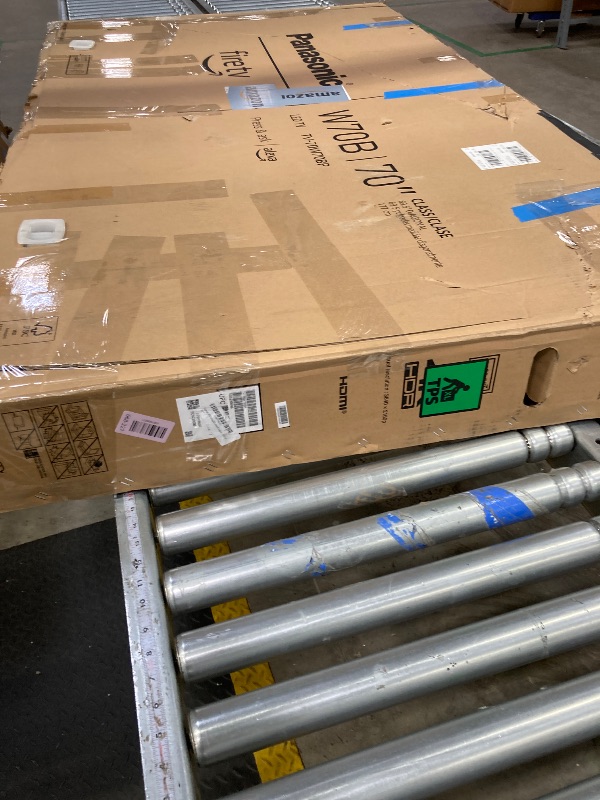 Photo 1 of ****Screen broken****

Panasonic W70 Series (2025 Model) 70" LED 4K Ultra HD Smart Fire TV, Press & Ask Alexa, Apple AirPlay, HDR10+, HDMI 2.1, and Bluetooth Support - 70W70BP