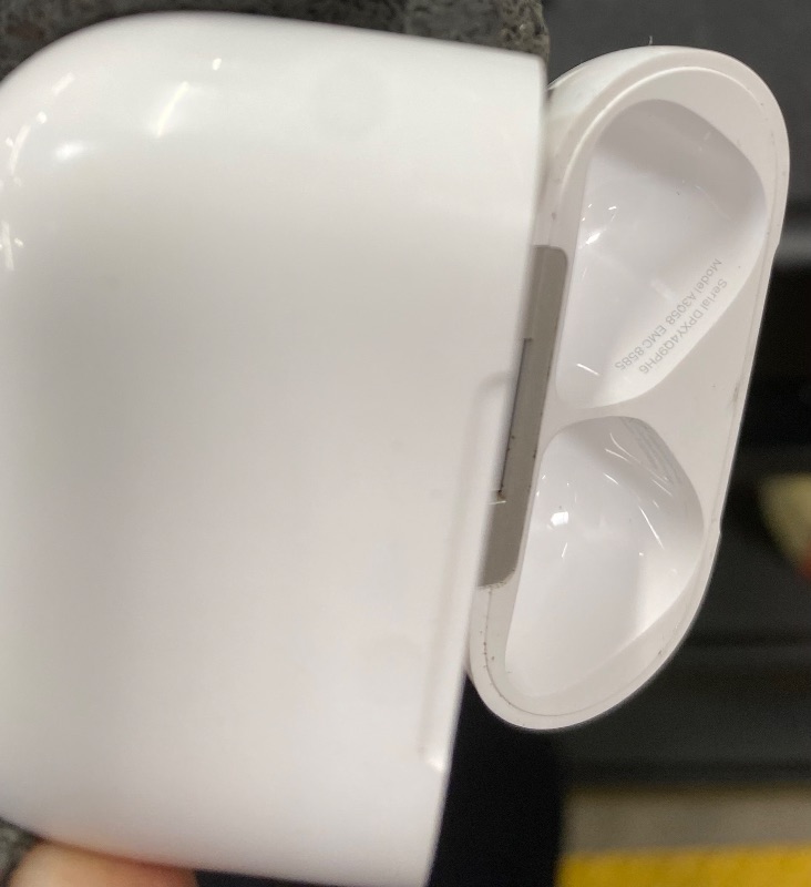 Photo 1 of ***Missing right side*****Apple AirPods 4 Wireless Earbuds, Bluetooth Headphones, Personalized Spatial Audio, Sweat and Water Resistant, USB-C Charging Case, H2 Chip, Up to 30 Hours of Battery Life, Effortless Setup for iPhone