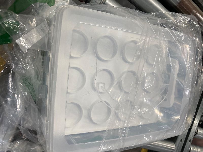 Photo 1 of ***LID IS CRACKED***Snapware (12 Cupcakes Plastic Detachable Cupcake Carrier Storage Container With Lid and Handle, Freezer Dishwasher Microwave Safe***LID IS CRACKED***