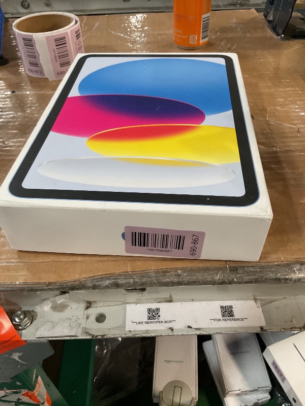 Photo 1 of ***Damaged screen *** Apple iPad 11-inch: A16 chip, 11-inch Model, Liquid Retina Display, 128GB, Wi-Fi 6, 12MP Front/12MP Back Camera, Touch ID, All-Day Battery Life — Blue