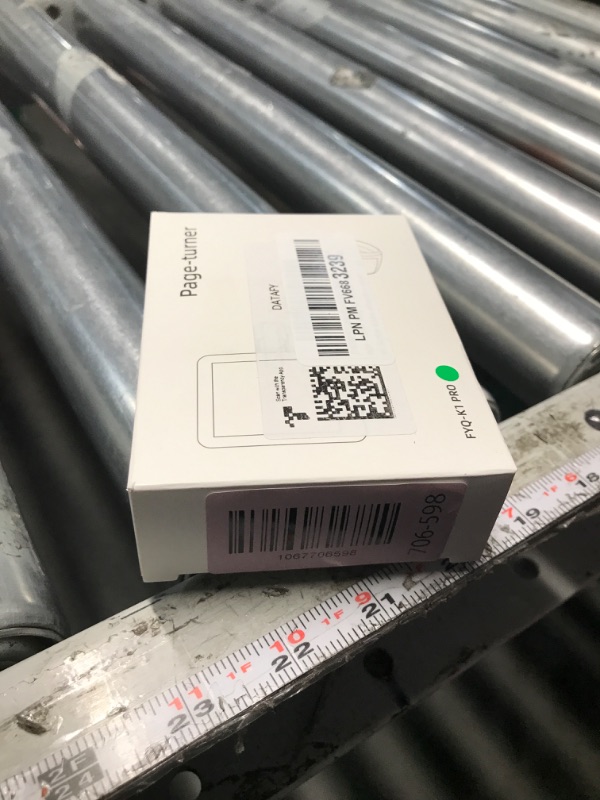 Photo 1 of [Case-Friendly] Remote Control Page Turner Ring for Kindle Paperwhite Oasis Scribe Kobo eReaders, Camera Camcorder Remote Controls, Page Turner Clicker for iPhone ipad Tablets with Storage Bag Green