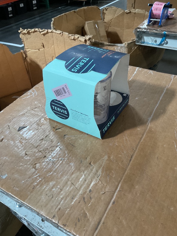 Photo 1 of * missing one cup *
Tervis Clear & Colorful Tabletop Made in USA Double Walled Insulated Tumbler Travel Cup Keeps Drinks Cold & Hot, 16oz - 4pk, Clear