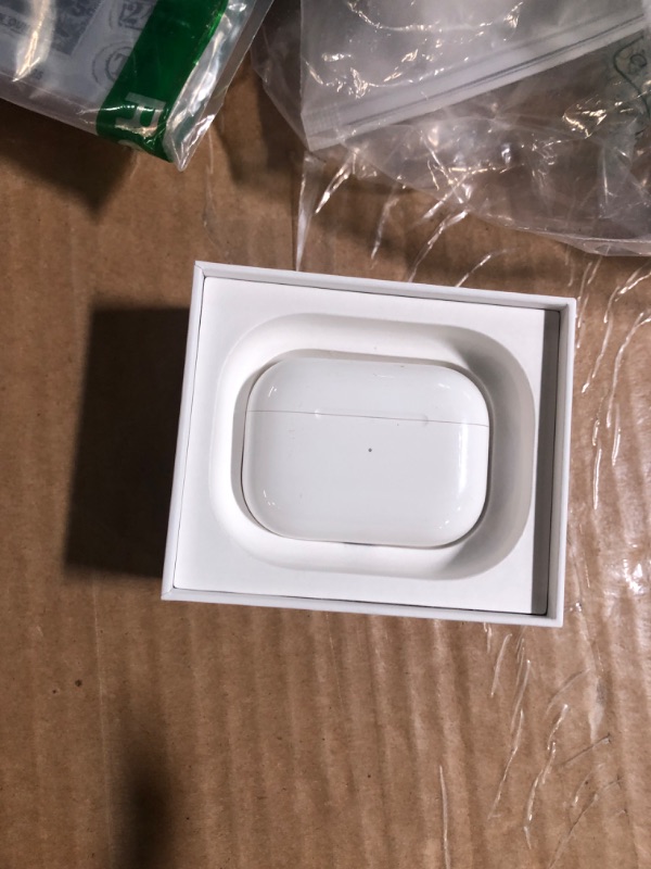 Photo 1 of ***MISSING ONE EARBUD***
Apple AirPods Pro 3 Wireless Earbuds, Active Noise Cancellation, Live Translation, Heart Rate Sensing, Hearing Aid Feature, Bluetooth Headphones, Spatial Audio, High-Fidelity Sound, USB-C Charging