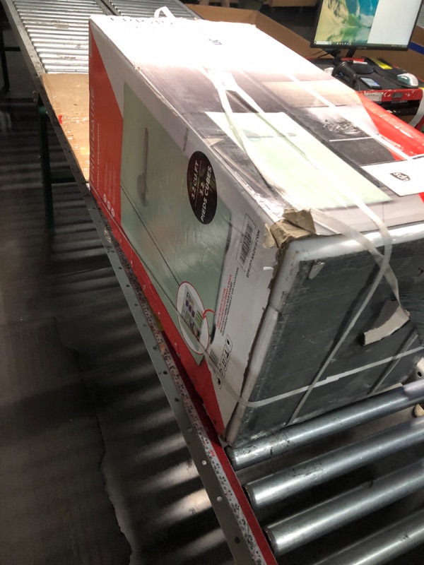 Photo 1 of ***FACTORY SEALED***
Frigidaire Refrigerator-Retro Mini Fridge Energy Saving-Adjustable Thermostat Control- Ideal for Dorm, Office, RV, Garage, Apartment 3.1 Cu Ft, GREEN