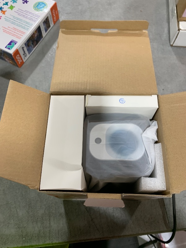 Photo 1 of ?Auto Focus &1080P?Alwtniet Mini Portable Projector, 4k Support Smart Proyector with Wifi and Bluetooth For Outdoor, 5W Speaker, Built in Apps,Home Theater, Bluetooth Movie Projector (Black)