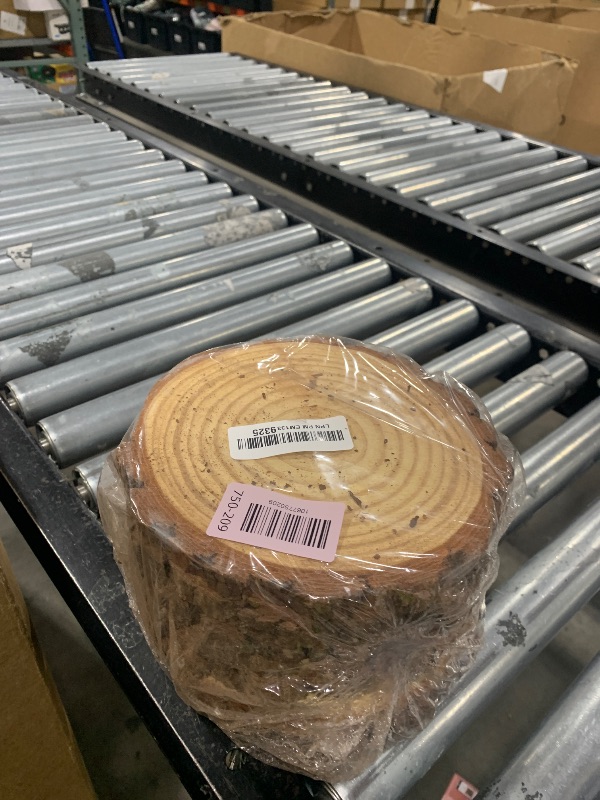 Photo 1 of 10 Pcs 7-9 Inch Unfinished Wood Slices for Centerpieces,Natural Wood Rounds for Crafts Rustic Wedding and Table Decorations,Wooden Discs with Tree Bark,Ideal for Crafts,Painting,and Holiday Decor