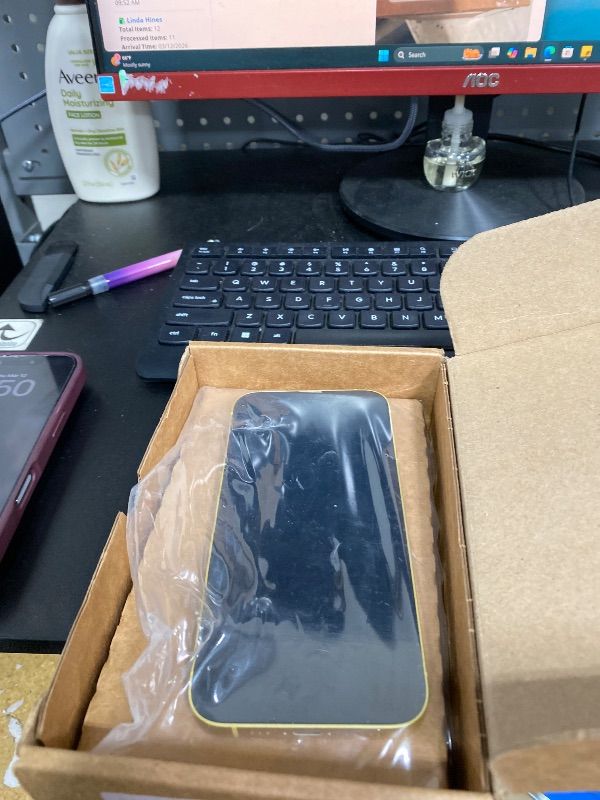 Photo 1 of ***NONFUNCTIONAL*******BROKEN*****MAJOR DAMAGE *****SELLING FOR PARTS ONLY-----------------Apple iPhone 14, 128GB, Yellow - Unlocked (Renewed) *****READ CLERK NOTES DOES NOT WORK!!!!!*******