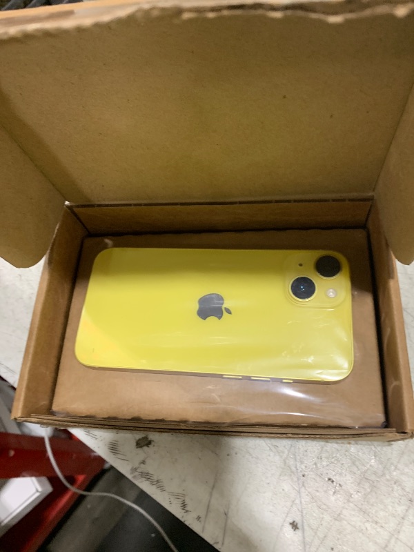 Photo 1 of ***NONFUNCTIONAL*******BROKEN*****MAJOR DAMAGE *****SELLING FOR PARTS ONLY-----------------Apple iPhone 14, 128GB, Yellow - Unlocked (Renewed) *****READ CLERK NOTES DOES NOT WORK!!!!!*******