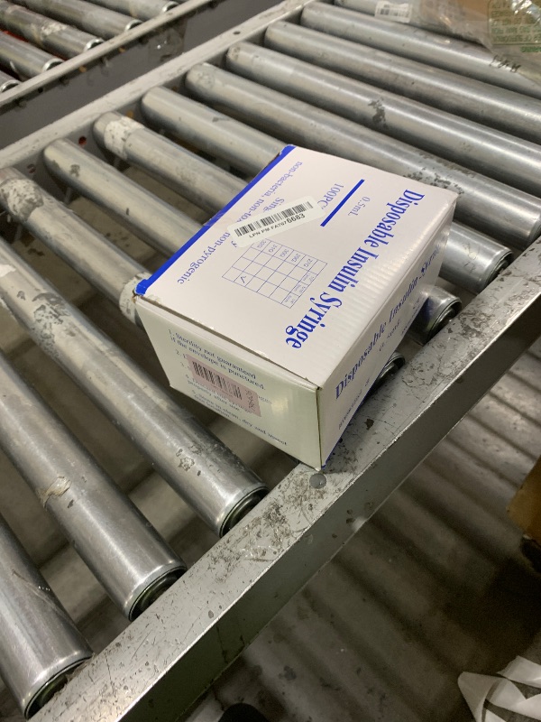 Photo 1 of 0.5ml Syringe with Cap, 31G 1/4" 6mm 1/2cc Syringes, Disposable Individual Package, Pack of 100