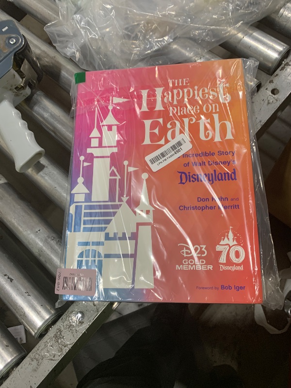 Photo 1 of  The Happiest Place on Earth: The Incredible Story of Walt Disney's Disneyland (Disney Editions Deluxe) Hardcover – July 15, 2025
