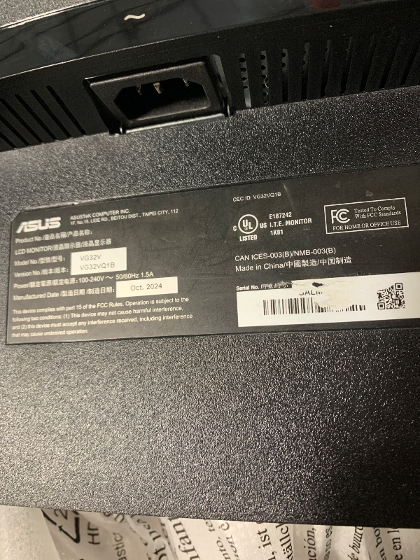 Photo 1 of *******SCREEN IS BROKEN///////MISSING PIECES***NO RETURN***ASUS TUF Gaming 31.5” 1440P Curved HDR Gaming Monitor (VG32WQ3B) – QHD (2560 x 1440), 180Hz, 0.5ms, 1500R, Extreme Low Motion Blur, FreeSync, 90% DCI-P3, Shadow Boost, DisplayWidget, 3 yr Warranty