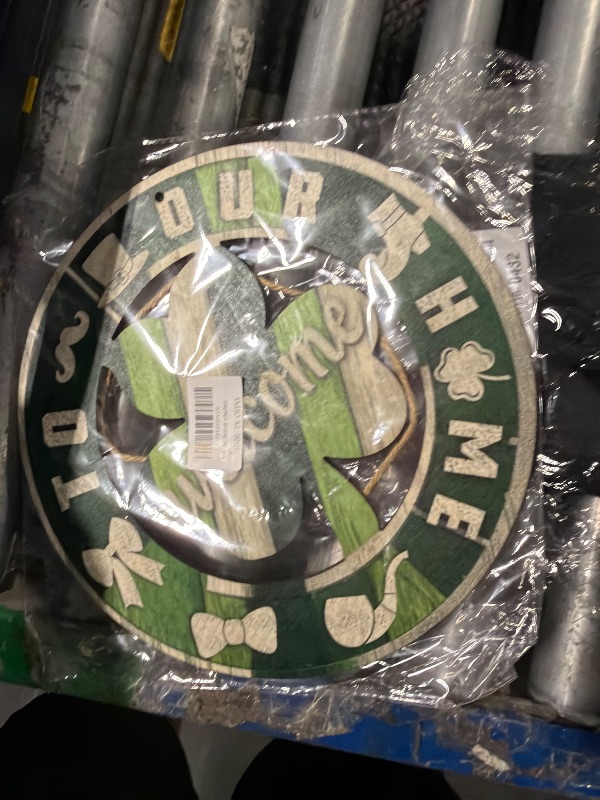 View 2 of ?Wooden St Patrick's Day Decoration Shamrock Door Wreath, Retro ST Patricks Day Decor for Front Door Sign Wall Signs Shamrock Clover Spring Decoration, Irish Sign Welcome Hanging (St Patrick's Day)