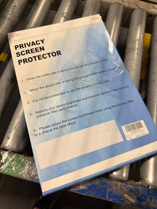 Photo 1 of ** BUNDLE OF 5** Vxaop [4 Pack] 14 Inch Laptop Privacy Screen for 16:9 Aspect Ratio - 14 Inch Anti Blue Light Screen Protector Removable Anti-Scratch Privacy Shield Screen 14in