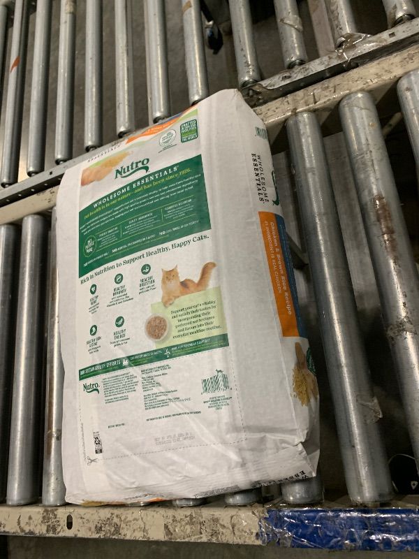 Photo 1 of ***FACTORY SEALED***
Nutro Wholesome Essentials Senior Dry Cat Food, Senior Cat Food Dry Chicken & Brown Rice Recipe, 14 lb. Bag