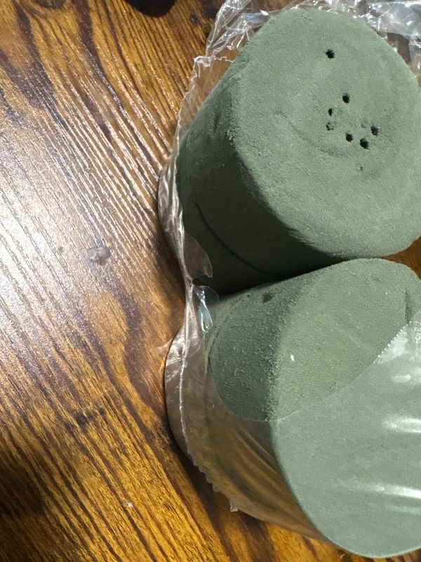 Photo 1 of **MINOR DAMAGE**
4Pcs Floral Foam Round SUPKING 3.15" Small Green Wet Dry Flower Foam Blocks Florist Plant Foam for Artificial and Fresh Flower Arrangement