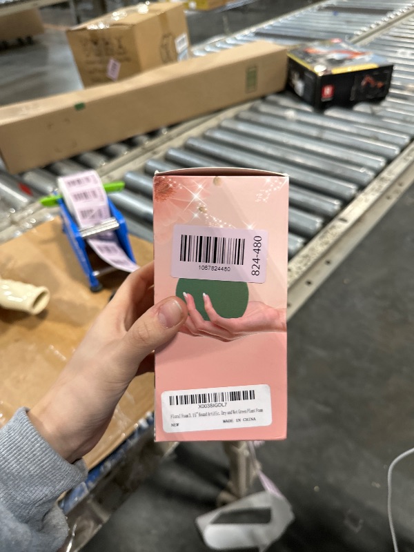 Photo 1 of **MINOR DAMAGE**
4Pcs Floral Foam Round SUPKING 3.15" Small Green Wet Dry Flower Foam Blocks Florist Plant Foam for Artificial and Fresh Flower Arrangement