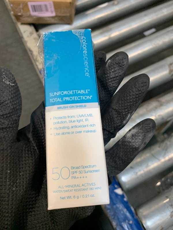 Photo 1 of ** DAMAGE** Colorescience Brush-On Sunscreen Mineral Powder for Sensitive Skin, Medium , 1 Count (Pack of 1)