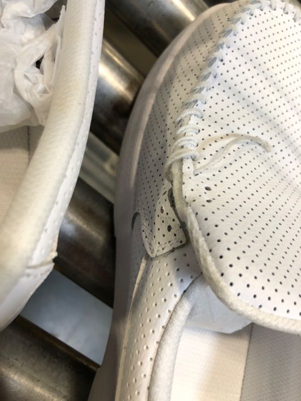 Photo 1 of ****MINOR DAMAGE****
DC Men's Villain 2 Shoe, White, 10 D M US