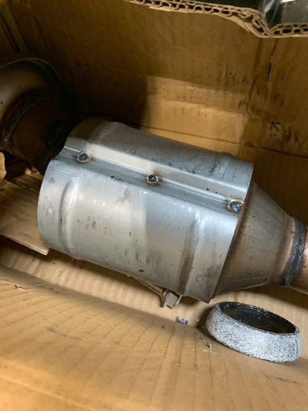 Photo 1 of ** VERY USED** A-Premium Catalytic Converter Kit Direct-Fit Compatible with Nissan Sentra 2013-2019 1.8L, EPA Compliant, Replace# 200103SJ1A