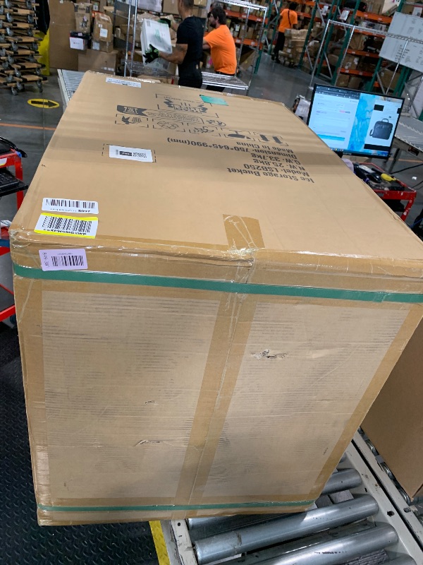 Photo 1 of ** FACTORY SEALED *** VEVOR Ice Storage Bin, 250LBS Capacity Ice-Bin, Stainless Steel Ice Storage Bins with Filter and Adjustable Anti-Slip Rubber Feet, Suitable for Restaurant Hotel and Beverage Shops