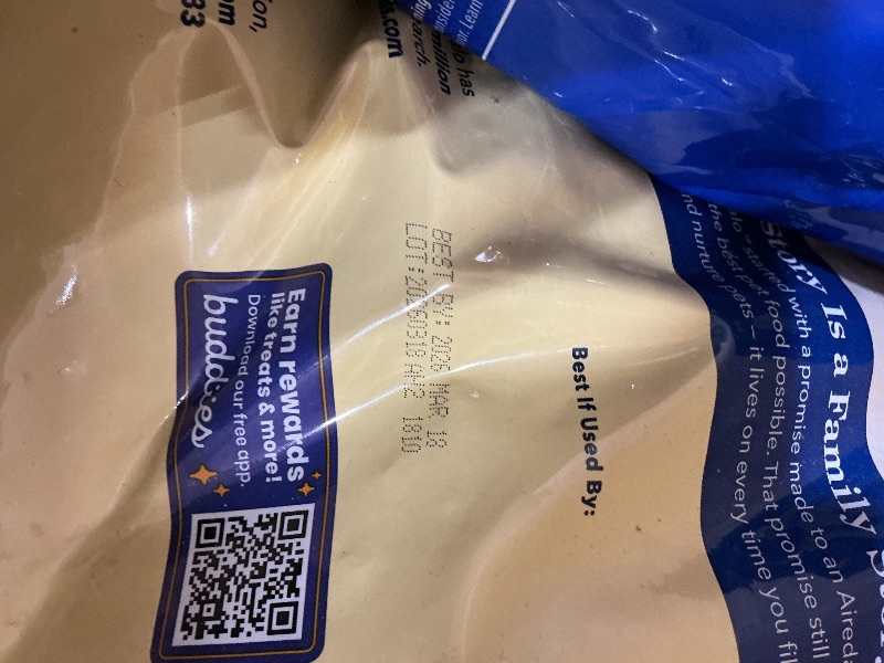 Photo 1 of *BULK DOG FOOD* "Non-refundable" Blue Buffalo Life Protection Formula Adult Dry Dog Food, Helps Build and Maintain Strong Muscles, Made with Natural Ingredients, Chicken & Brown Rice Recipe, 34-lb. Bag (13 bags)