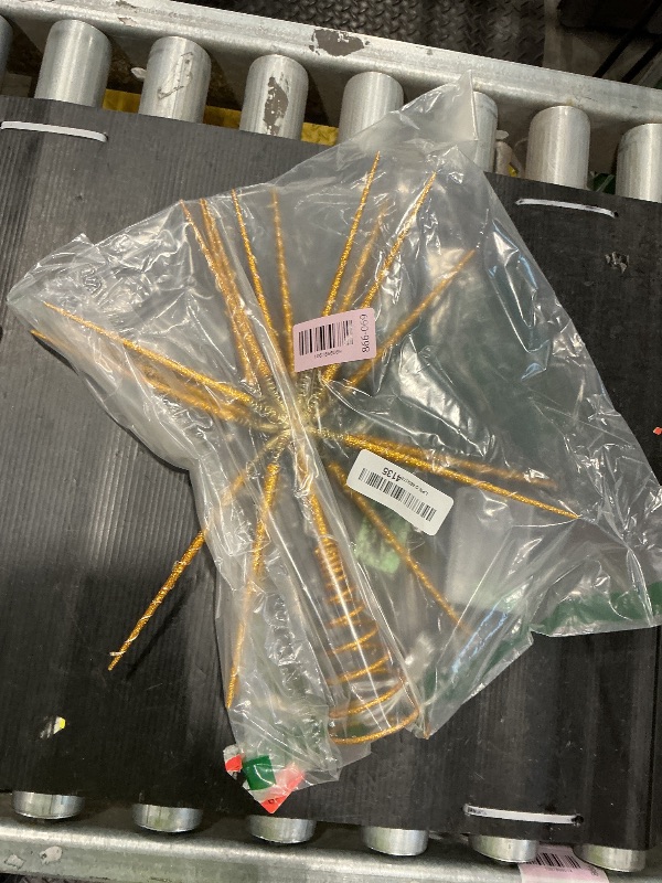 Photo 1 of *MINOR DAMAGE - USED*
Meonum 14.5in Christmas Tree Topper with LED Light - 19 of 76 Lights Twinkle, Christmas Star Tree Topper for Holiday Decor, Universal Size, Lightweight and Easy to Install(Golden, 14.5inch)