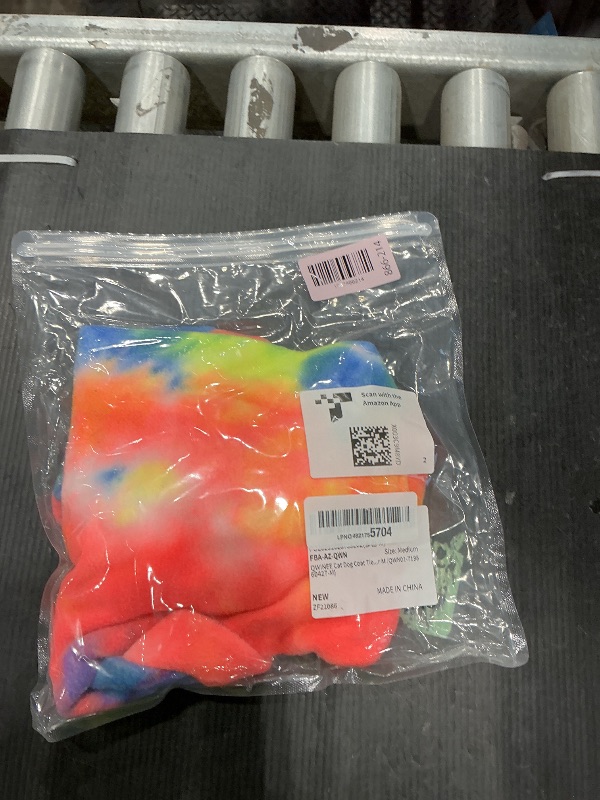 Photo 1 of *MINOR DAMAGE - USED*
QWINEE Cat Dog Coat Tie Dye Winter Warm Sweatshirt Dog Clothes Multicolor M (QWN01-719860427-M)