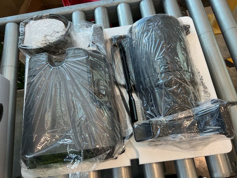 Photo 1 of *UNTESTED*
Juicer Machines with 5.8" Large Feed Chute, Cold Press Juicer for Whole Vegetables and Fruits 400W, Slow Masticating juicer Easy to Clean Juice Extractor Machine High Juice Yield