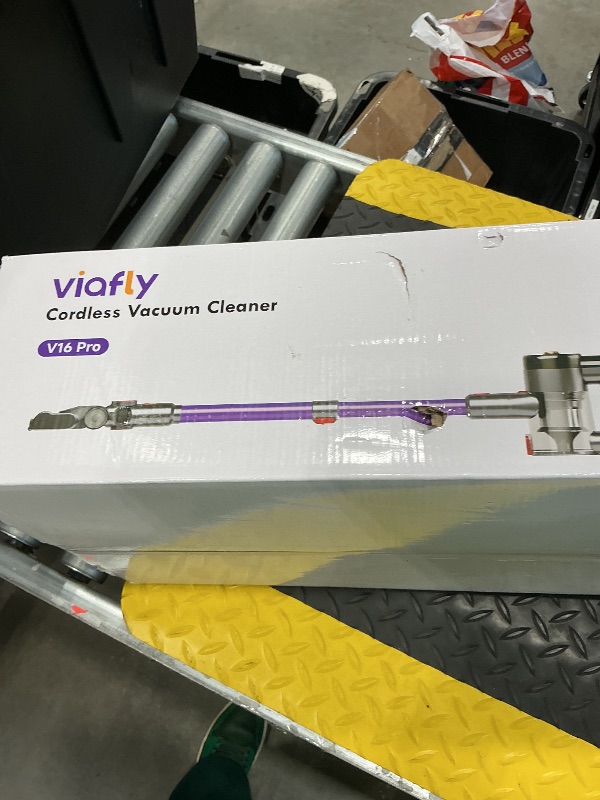 Photo 1 of *dirty item* cordless vacuum cleaner