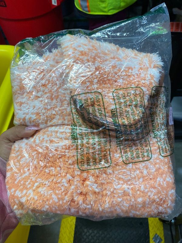 Photo 1 of *MINOR DAMAGE - USED*
OLANLY Bathroom Rug Set 2 Piece, Soft Absorbent Microfiber Bath Mats and U-Shaped Contour Toilet Rug, Non-Slip, Machine Wash Dry, Plush Shaggy Bath Mats for Bathroom (24"x16"+24"x20", Orange)