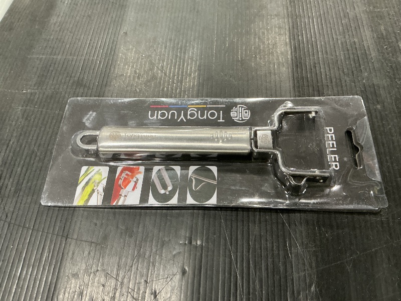 View 2 of *MISSING PARTS*
Fruits and Vegetables Peelers -Y Shape Swivel Potato Peeler-Stainless Steel Multifunctional Ultra Sharp Serrated Peeler-Great for Potatoes,Carrot,Apples,Tough-skinned Fruits and Vegetables